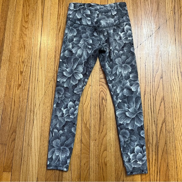 Athleta Small Elation Textured Tight 2021 Chakra Floral Black Seasalt #985195 - Picture 2 of 10